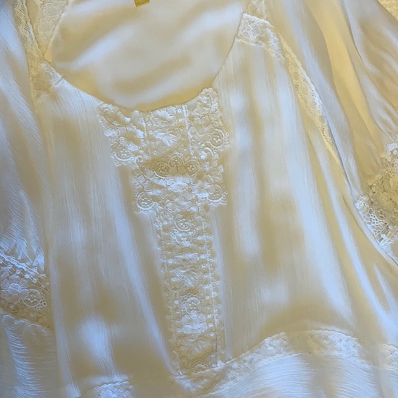 Flowing Scoop-neck 100% Silk Blouse with Lace Insets by Leifsdottir for 6, 8, 10 - Picture 14 of 15